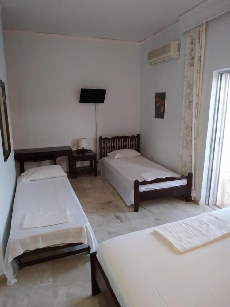 Triple Room, Sea View (3 Adults + 1 Child) photo 3