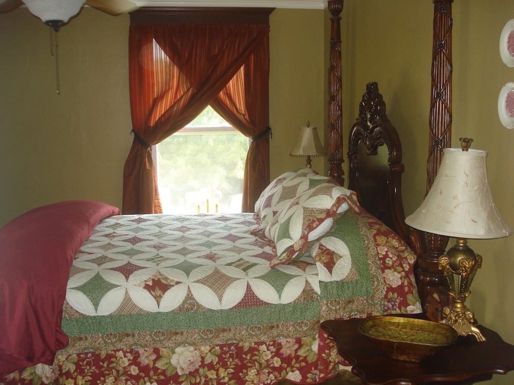 Luxury Room, 1 Queen Bed, Vineyard View photo 1
