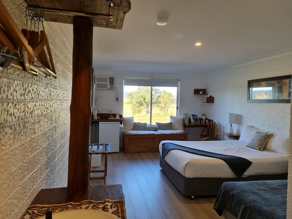 Triple Room (1 Queen Bed and 1 Single Bed) photo 1