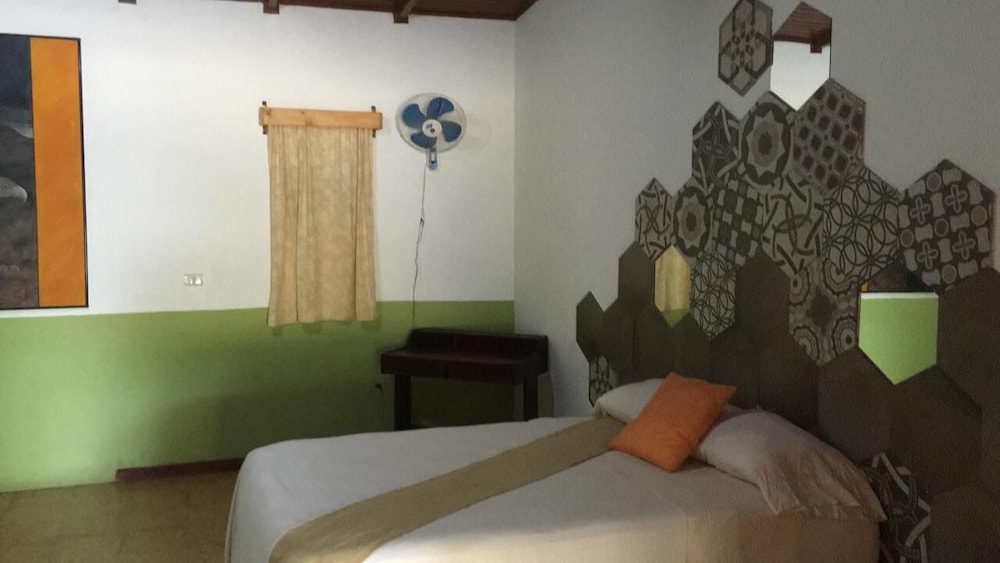 Basic Villa photo 3
