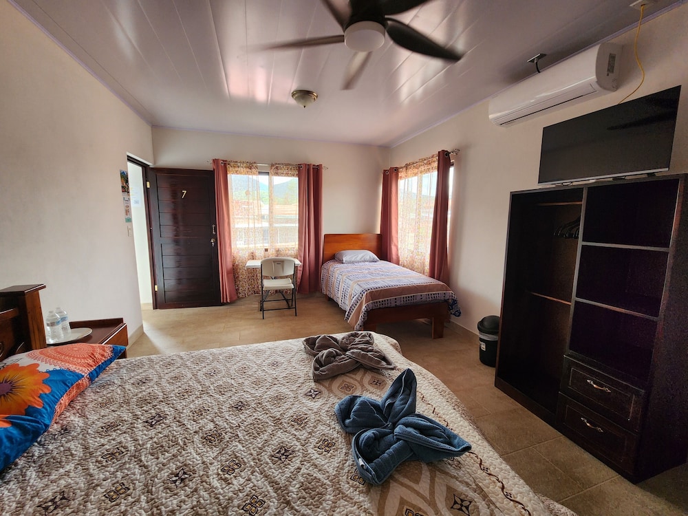 Deluxe Room, 1 Bedroom, Non Smoking photo 2
