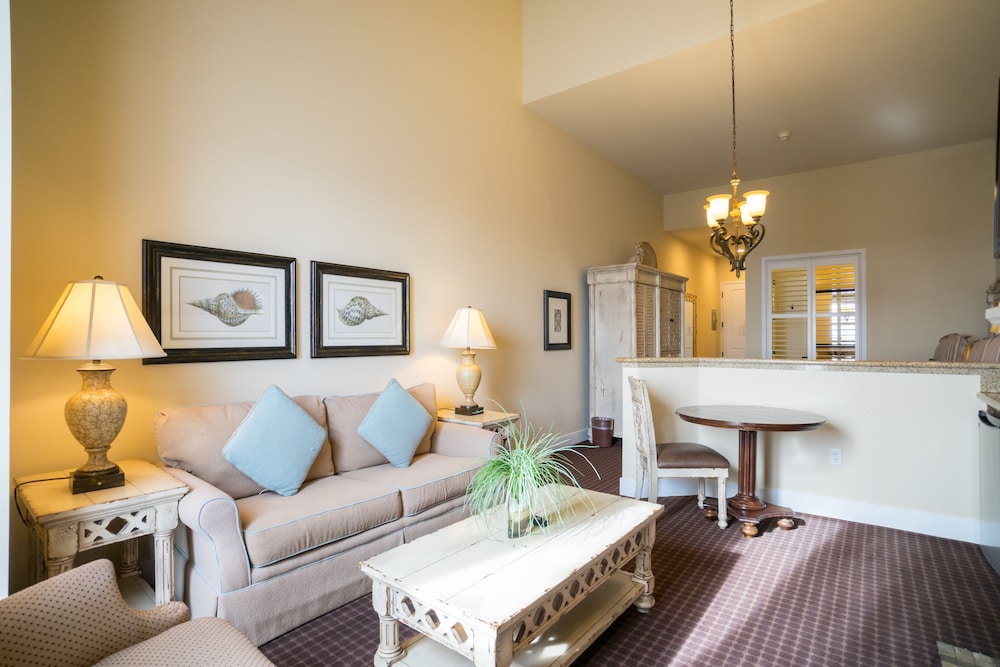 Deluxe Suite, 2 Double Beds - Photo 1