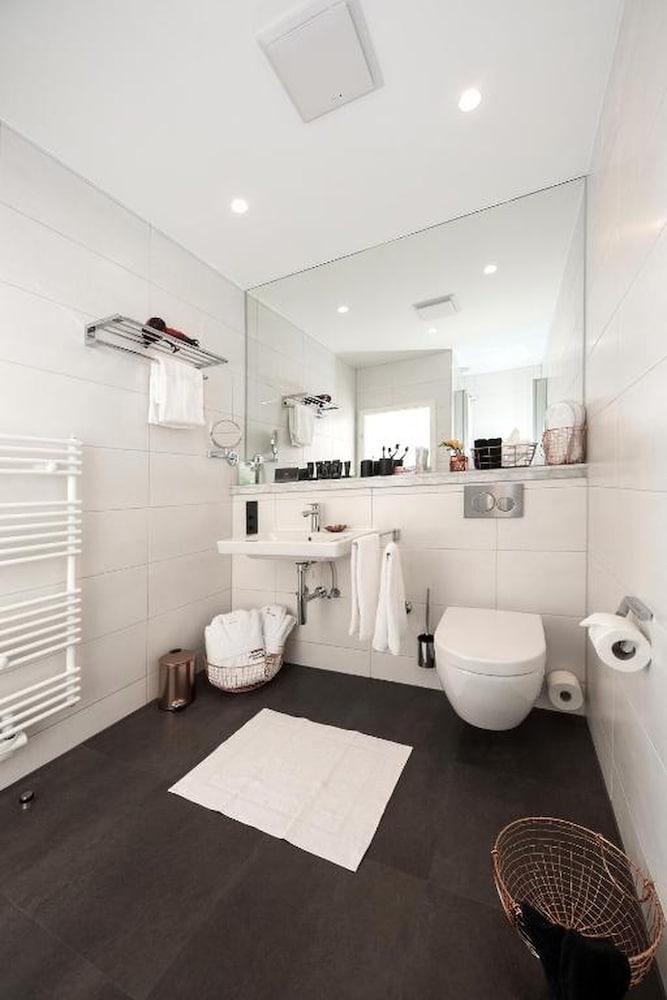 Comfort Double Room, 1 Queen Bed, Private Bathroom photo 2