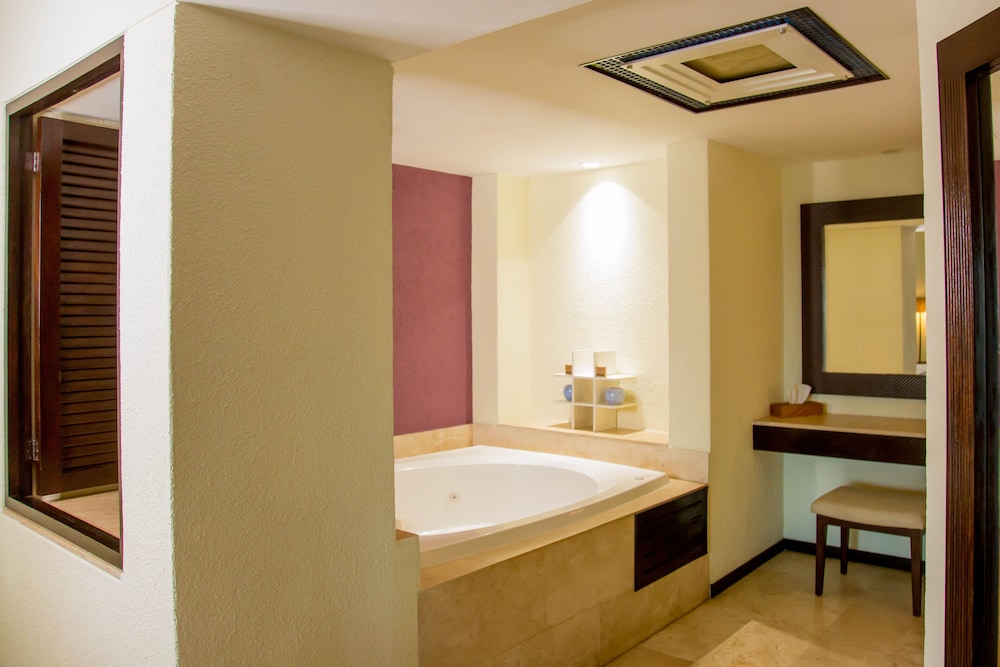 Executive Suite No Meals Included