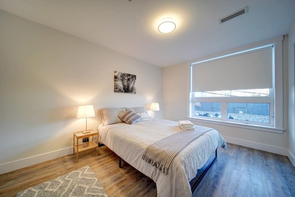 Ocean Bay New Luxury Condo Slps-5 w Prk Coffee AC, Kuva 12