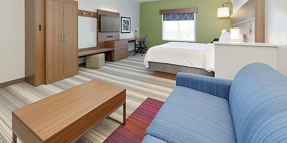 Suite, 2 Queen Beds - Photo 7