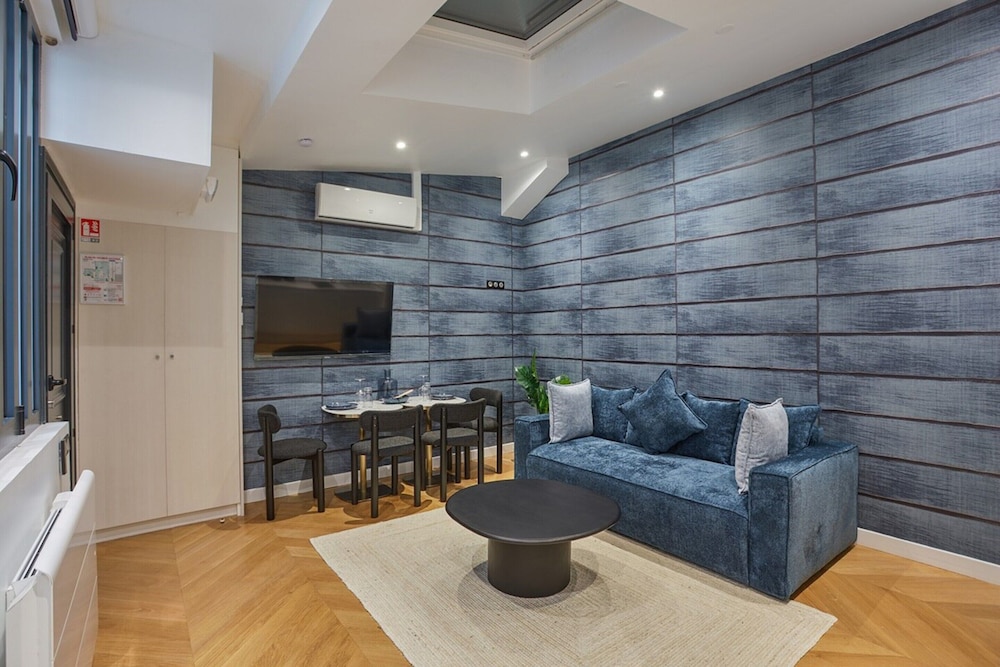 Apartment photo 1