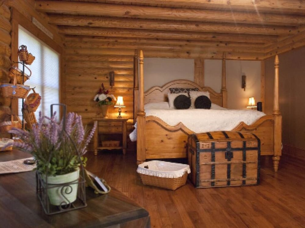 Deluxe Room, Ensuite, Mountain View (Lavista Suite)