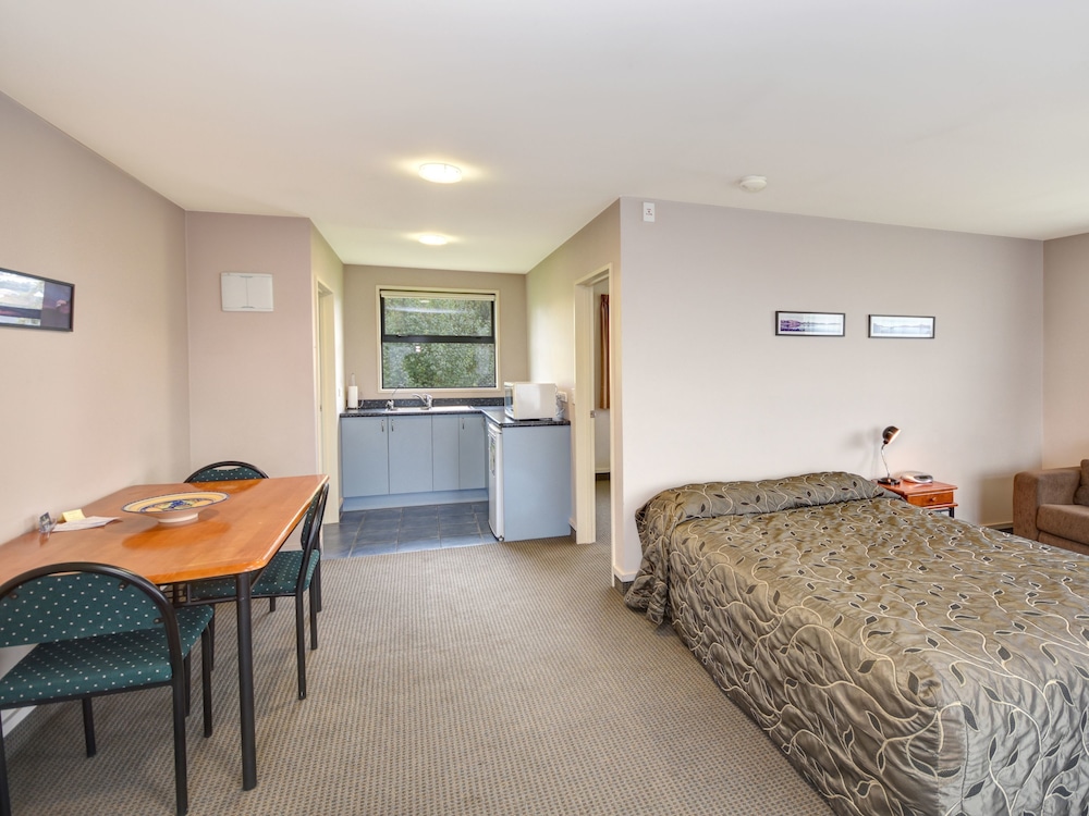 One Bedroom Unit photo 3