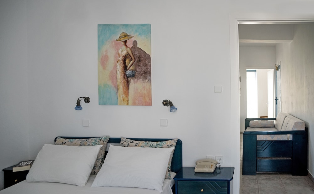 Apartment, 2 Bedrooms, Partial Sea View photo 2