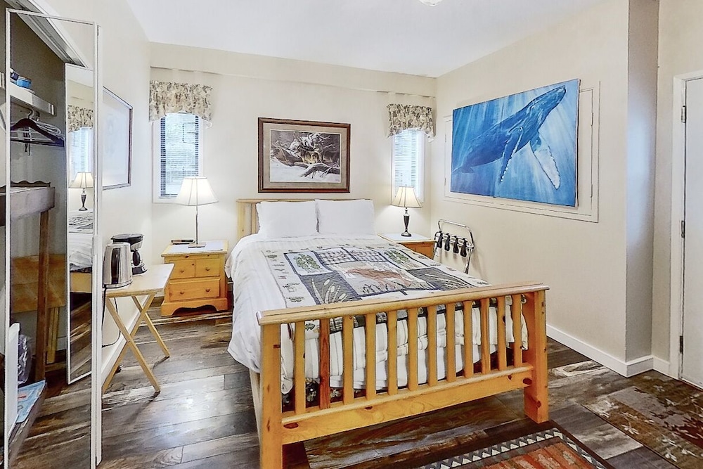 Queen Suite with Private Entrance photo 1