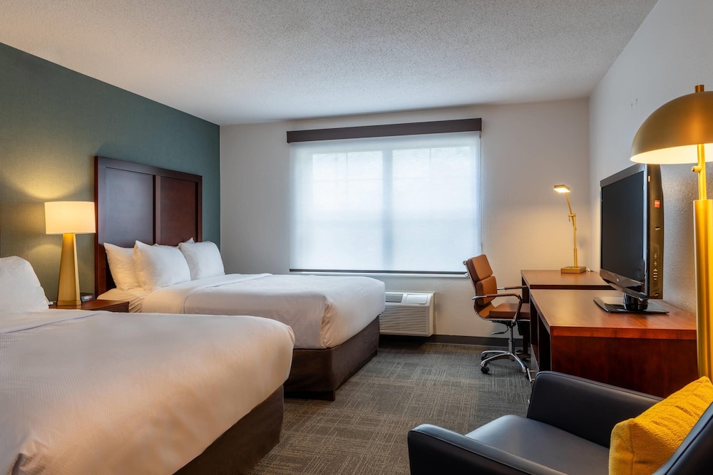 Room, 2 Queen Beds, Non Smoking - Photo 6