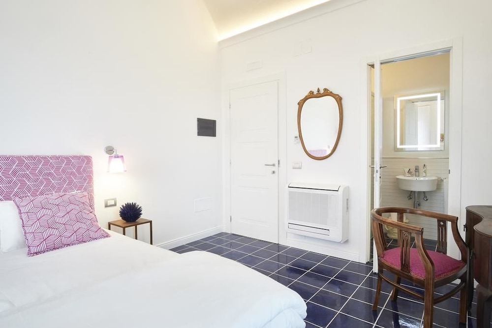 Deluxe Double Room, 1 Queen Bed, Garden View photo 1
