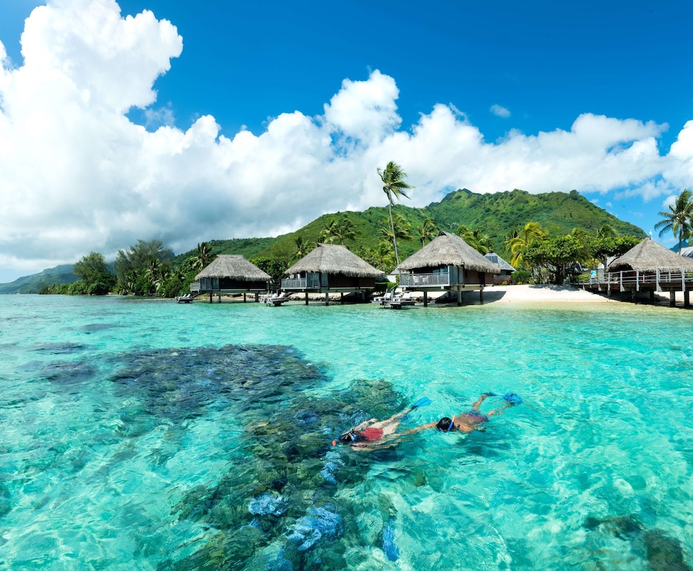 King Bungalow With Lagoon View