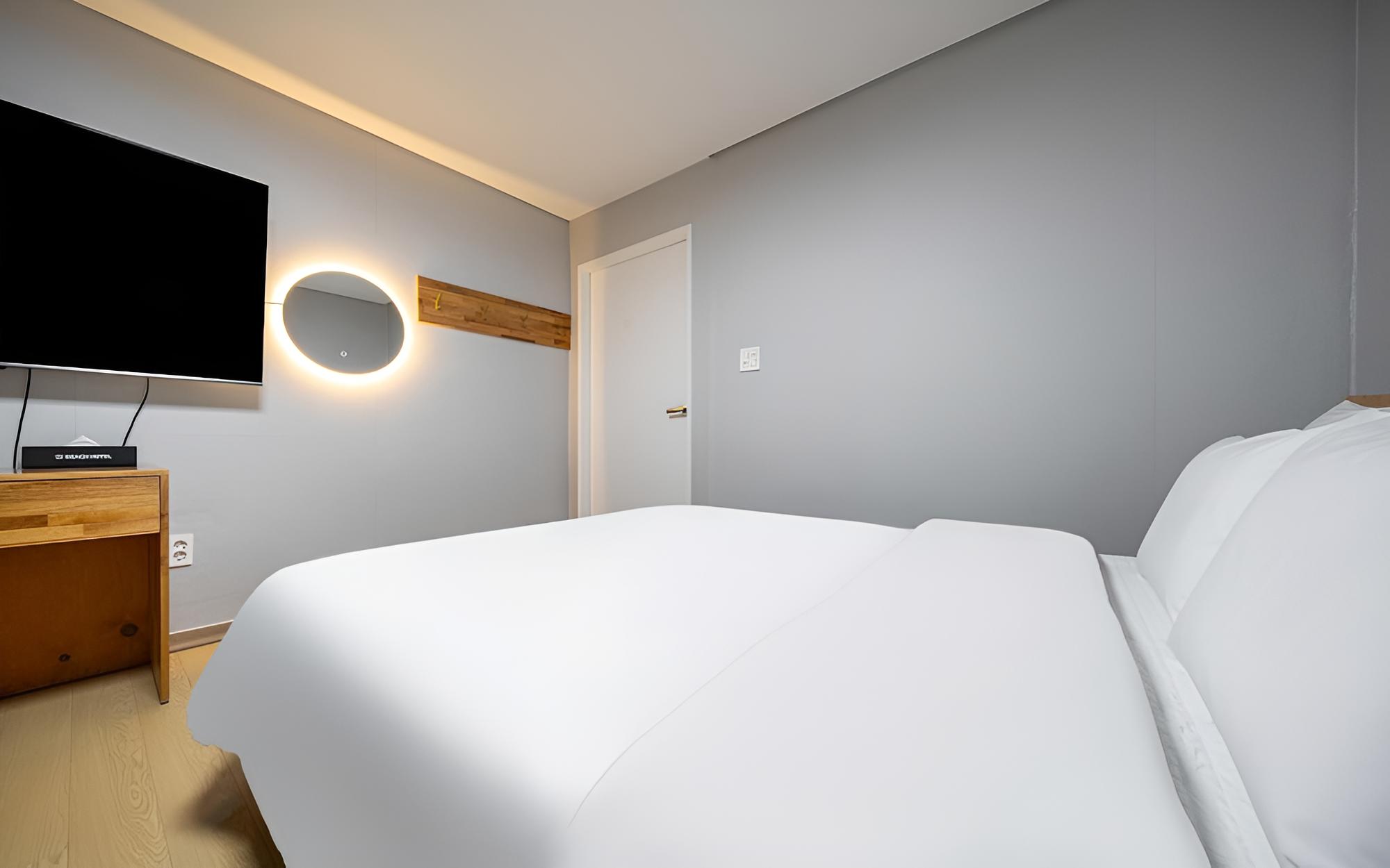 Room (Standard (bidet in all rooms 65" TV N) - Photo 2