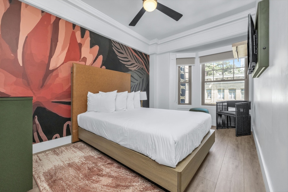 Room, 1 Queen Bed - Photo 2