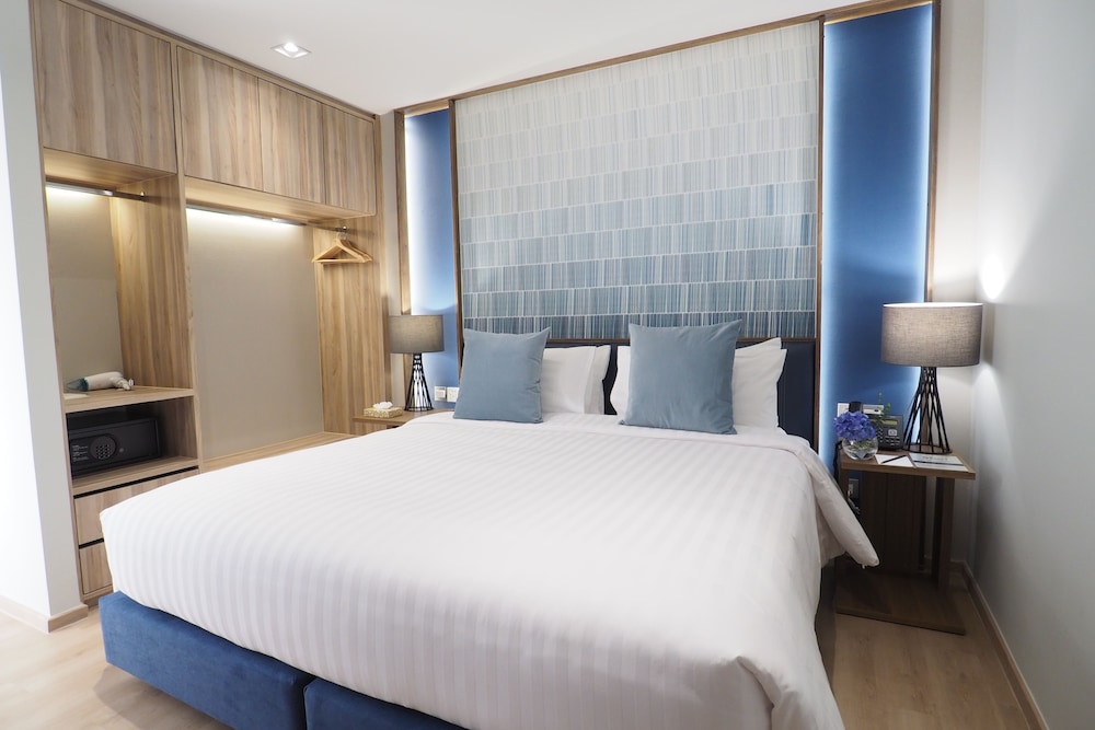 One Bedroom Premier