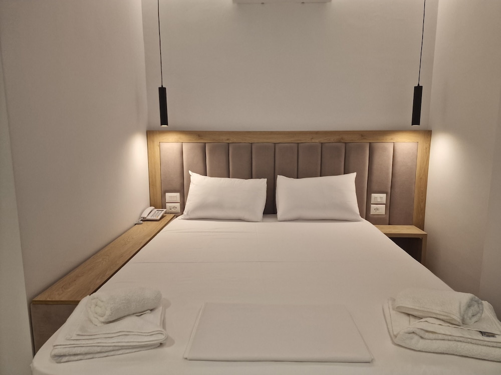 Deluxe Double Room, Pool View