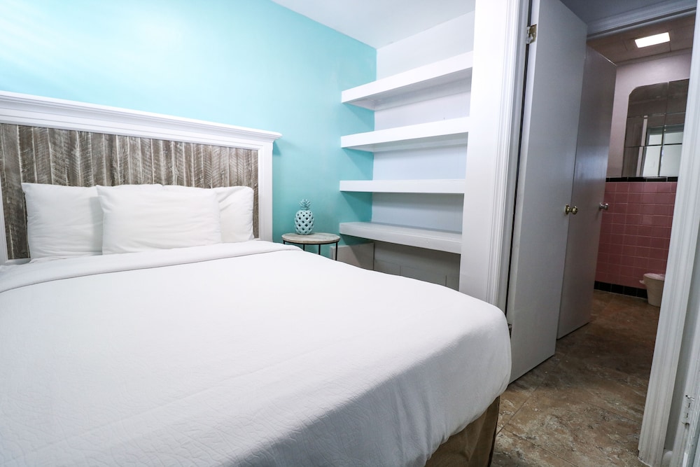 Resort View Queen Family Suite w/ Kitchen