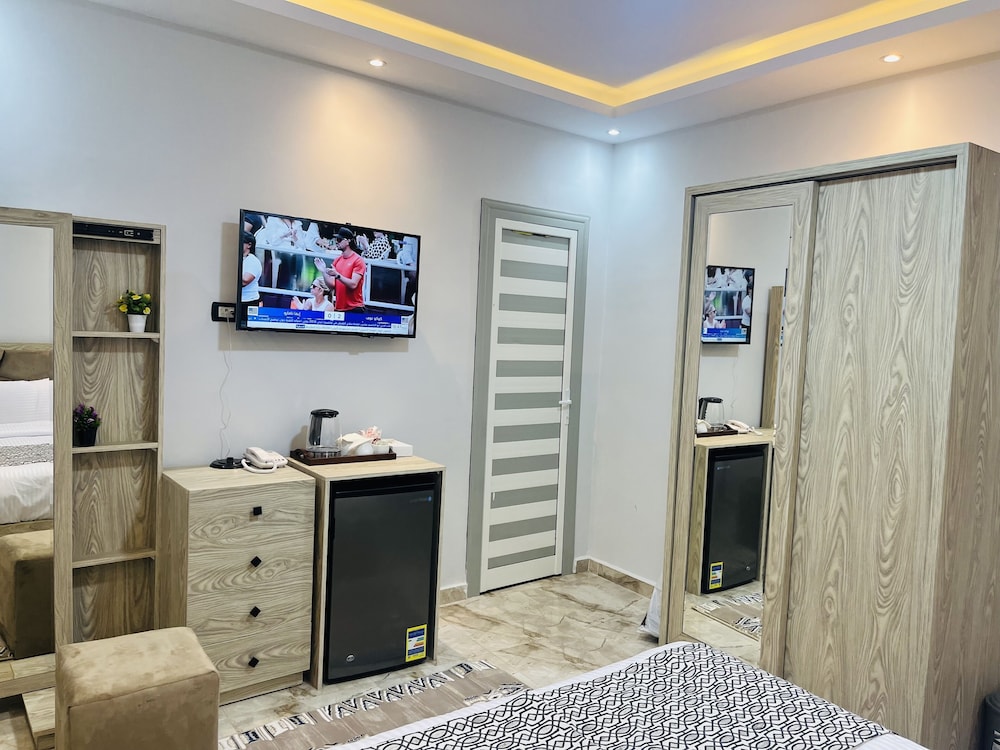 Deluxe Double Room With Panoramic Pyramids View photo 1