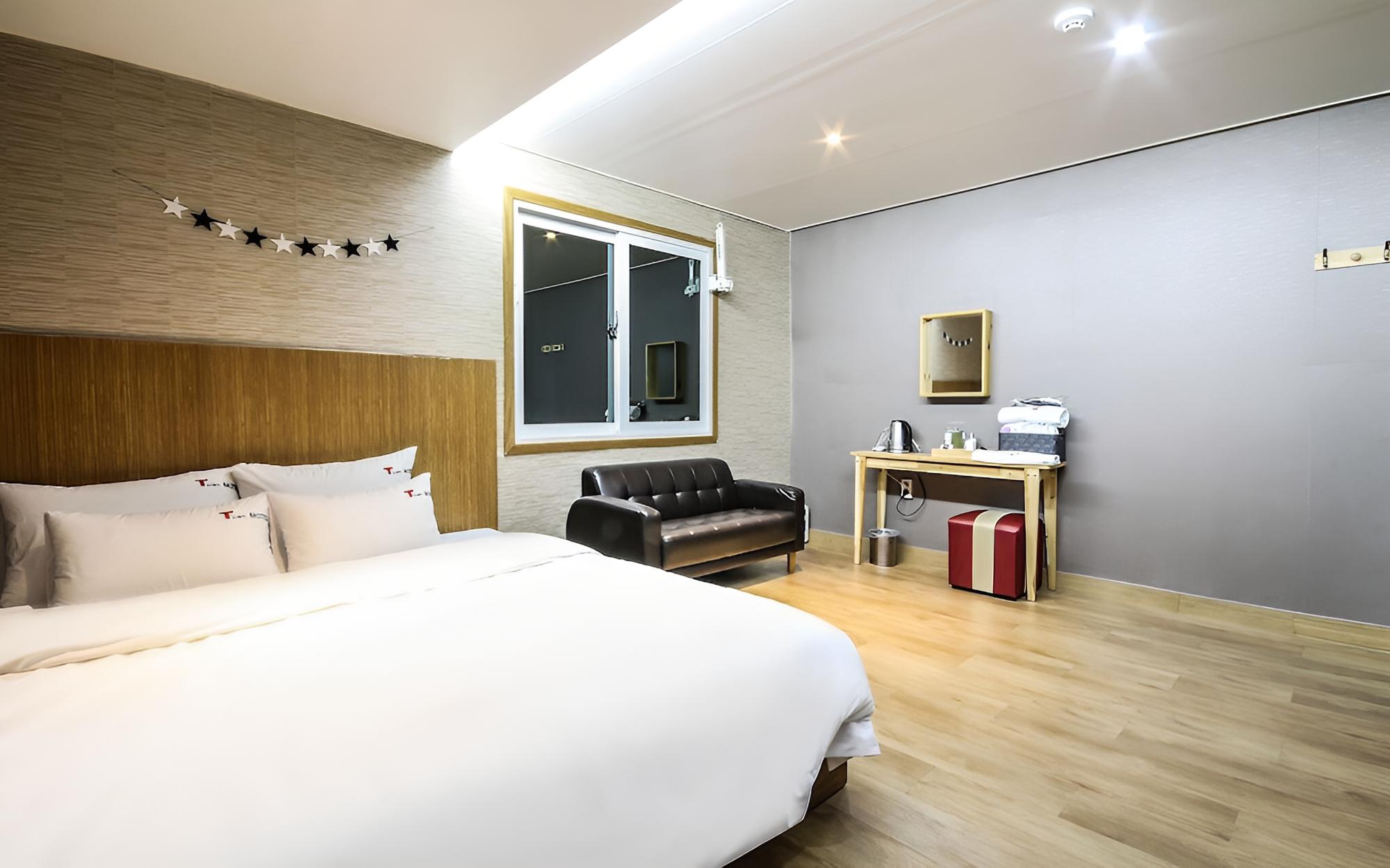 Room (Deluxe room) - Photo 6