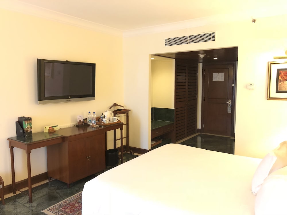 Room, 2 Twin Beds, Garden View - Photo 3