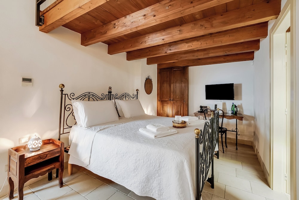 Family Room, Multiple Bedrooms (Masseria Antoglia Pesco Superior Room)