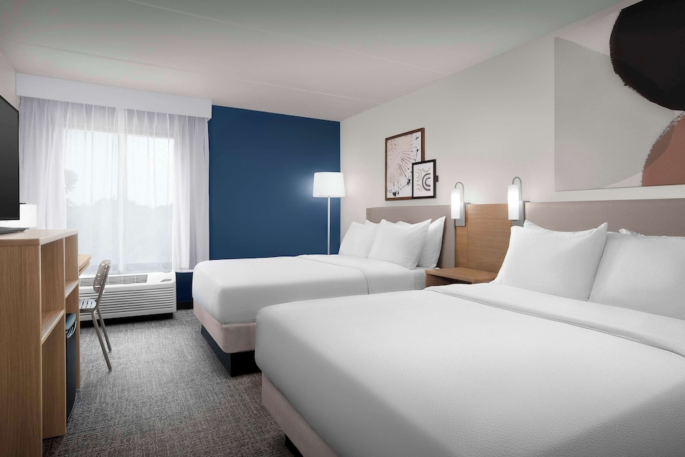 Room, 2 Queen Beds, Accessible (Mobility, Roll-In Shower) - Photo 2