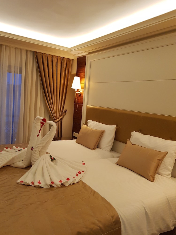 Deluxe Double or Twin Room, Multiple Beds, Non Smoking photo 2