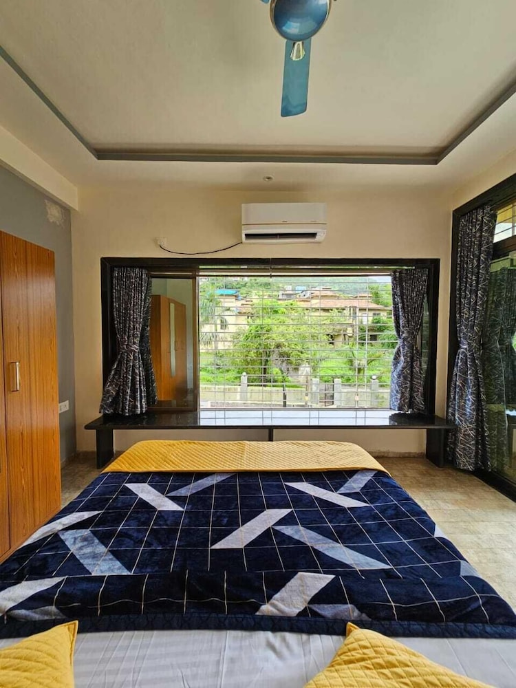Deluxe Villa, Balcony, Hill View photo 3