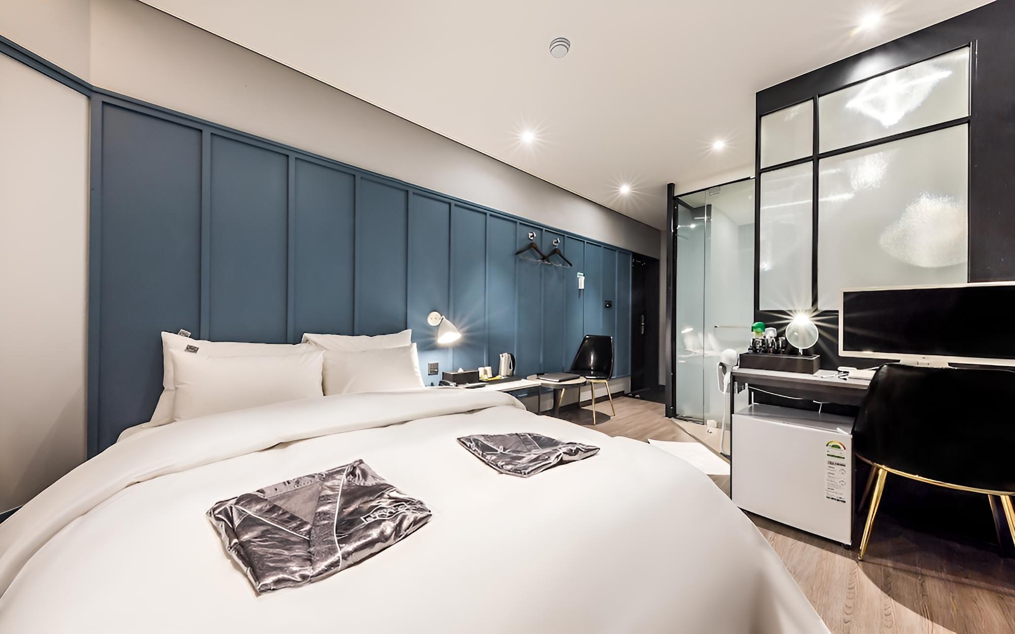 Room (Standard) - Photo 1