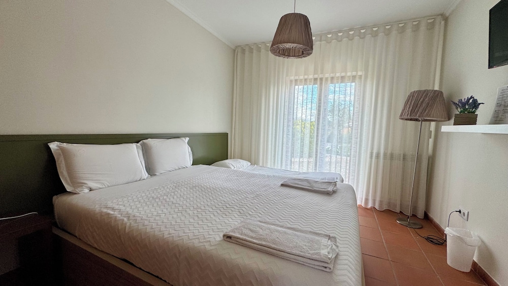 Economy Triple Room, Patio, Mountain View