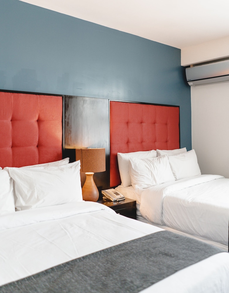 Junior Suite, 2 Double Beds - Photo 1