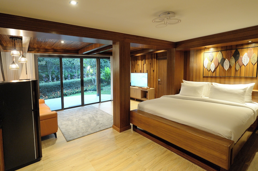 Cabin Deluxe photo 2