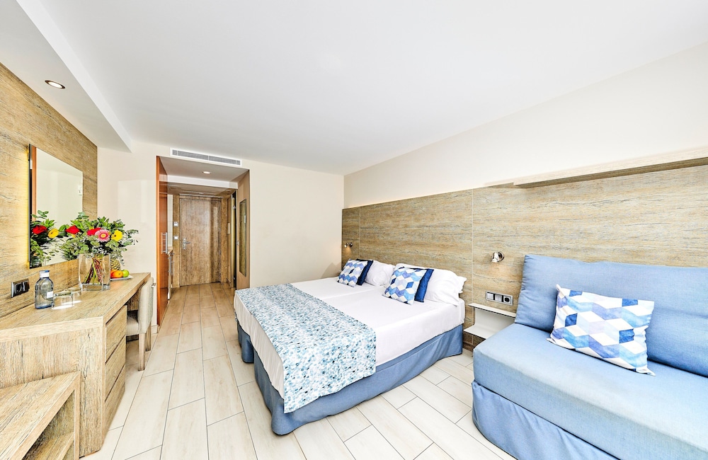 Studio, Balcony, Partial Sea View