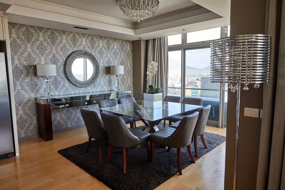 Three-Bedroom Exclusive Penthouse - Photo 9