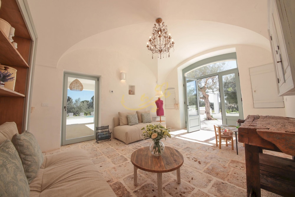 Villa photo 1
