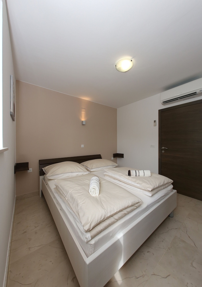 Family Apartment, 1 Double Bed with Sofa bed, Garden Area photo 2