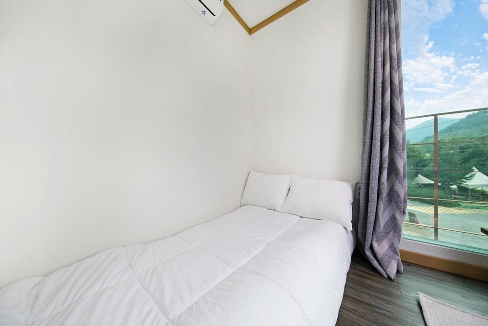 Basic Room, 1 Bedroom (201) photo 3