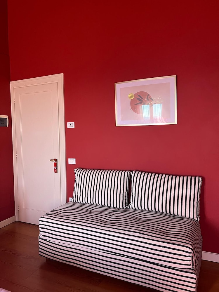 Double Room, Hill View
