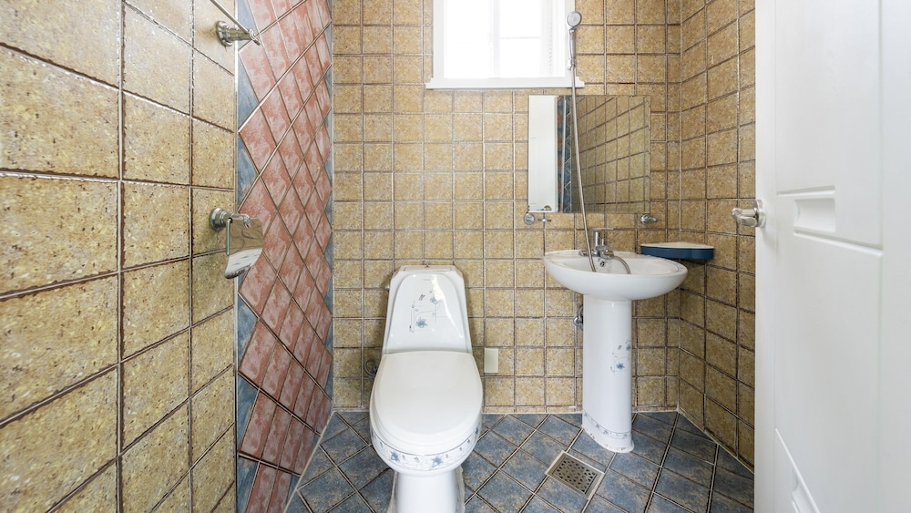Basic Room, 1 Bedroom (Cello (Ocean View, Jacuzzi, BBQ))