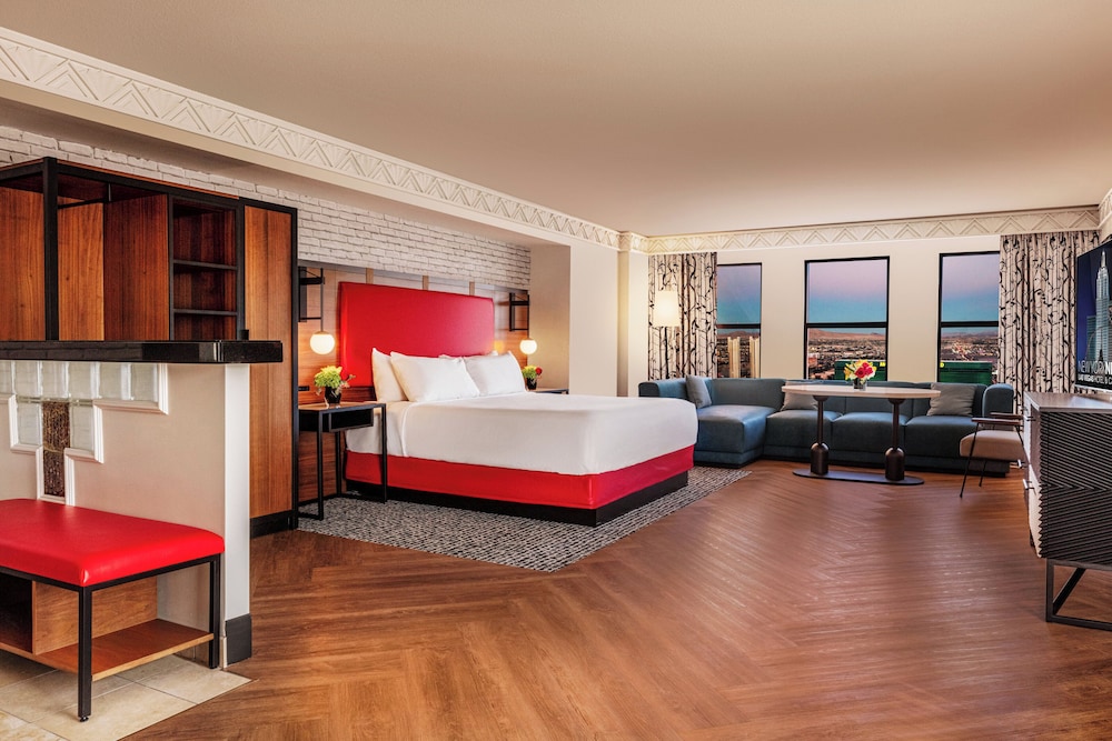 Marquis Suite - Photo 3