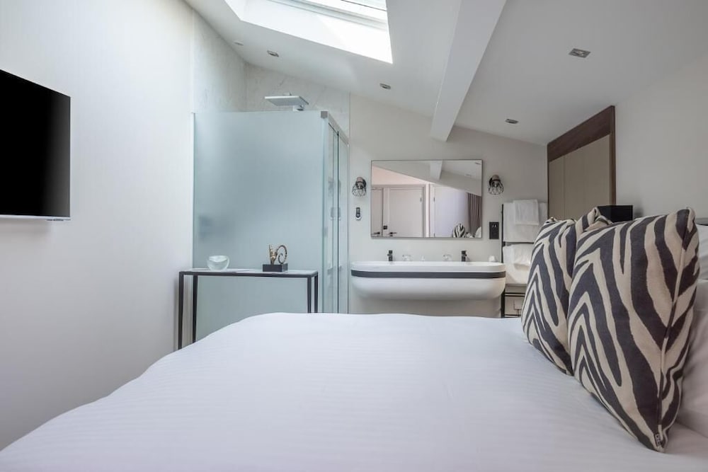 Deluxe Double Room, 1 Bedroom, Terrace - Photo 2