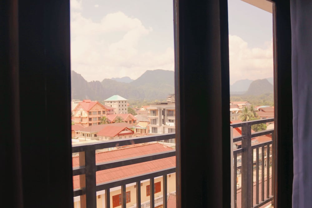 Deluxe Triple With Balcony Mountain View - Photo 6