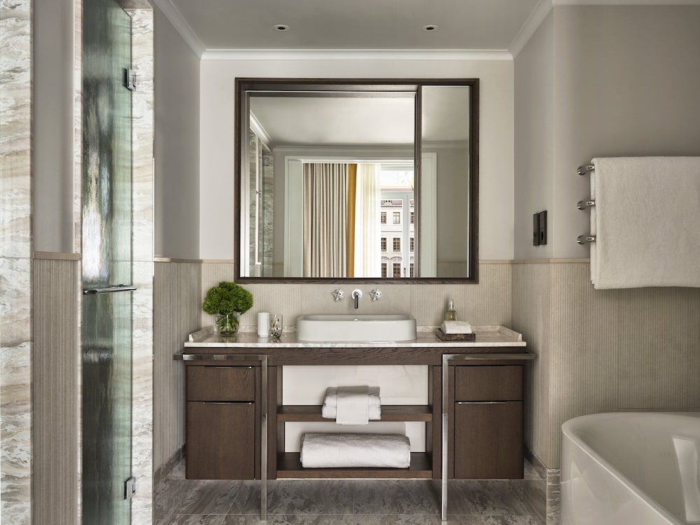 Premier Grand Suite with Multiple Beds (Non Smoking) - Photo 5
