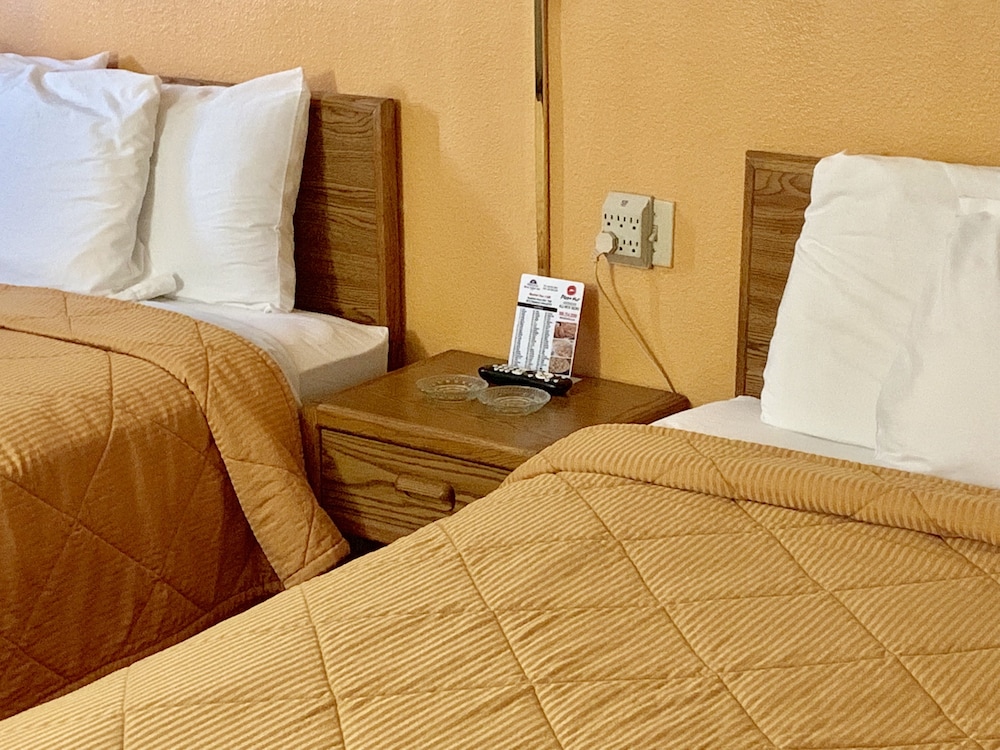 Room, 2 Queen Beds, Smoking