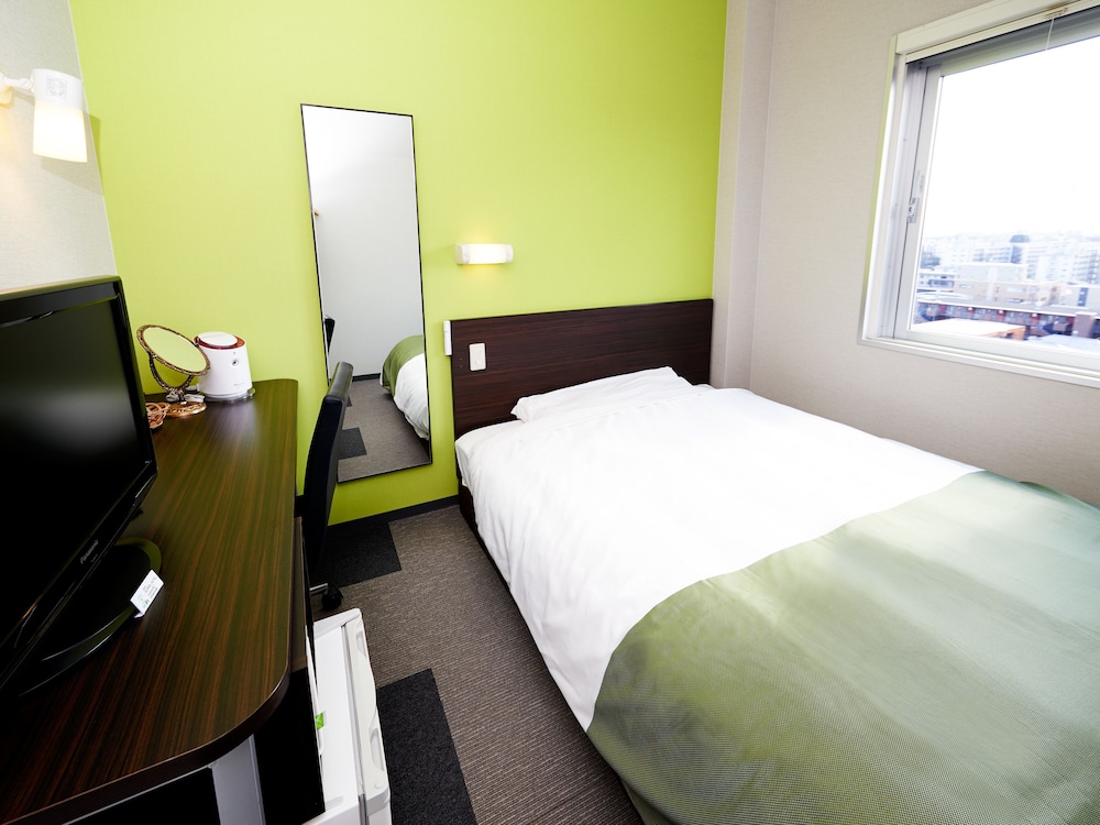 Run of House (Double Bed OR Loft Bed No guaranteed), Non Smoking - Photo 1
