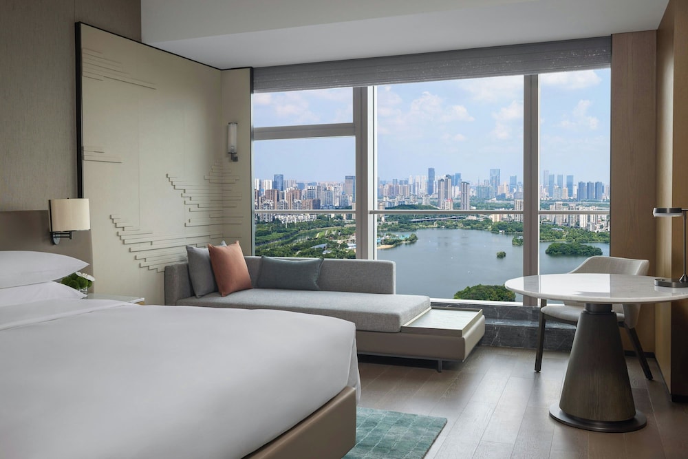 Executive Room, 1 Double Bed, Lake View