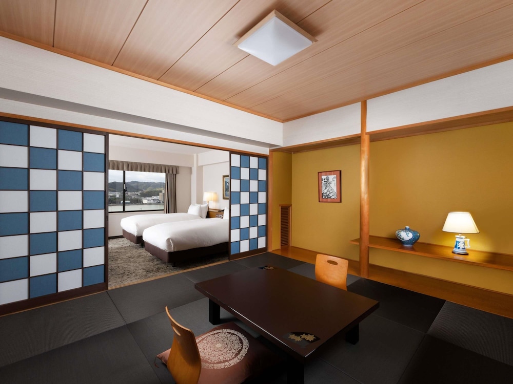 Classic Suite, 2 Twin Beds photo 3