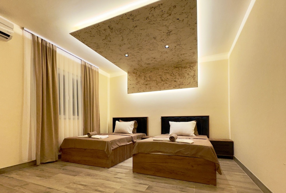 Standard Twin Room - Photo 1